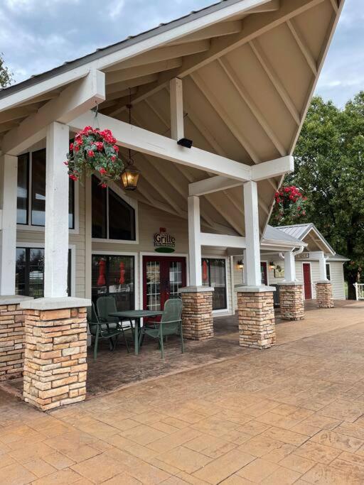 Penthouse Suite At Holiday Hills Book Today Branson Exterior foto